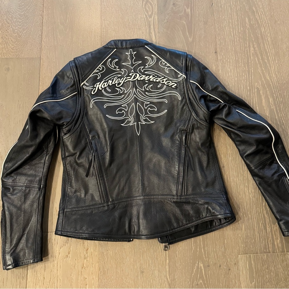 Harley Davidson leather jacket size XS. Perfect condition